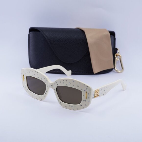 Loewe LW4114IS 25E Rectangle Sunglasses – Ivory/Brown - Picture 5 of 11